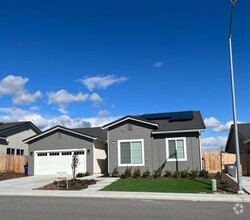 Building Photo - 20074 Sunset Dr