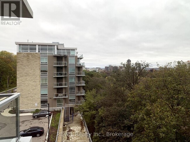 Building Photo - 407-479 EAST Ave