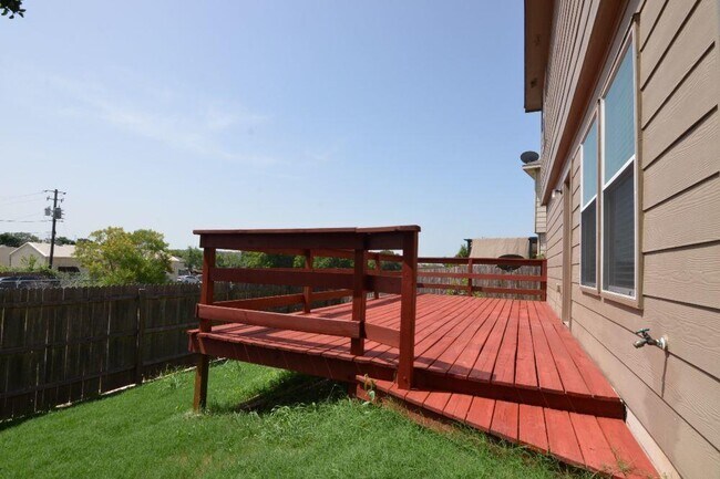 Building Photo - 11525 Autumn Ash Dr