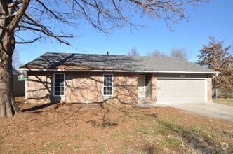Building Photo - 1800 E Eton St