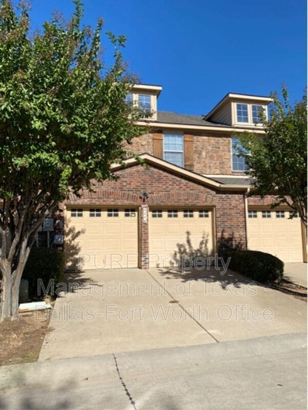 Building Photo - 2734 Hyde Park Dr