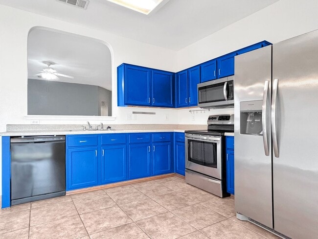 Building Photo - Alamo Ranch 3/2 + Flex Space, Stainless Appliances & 2-Car Garage