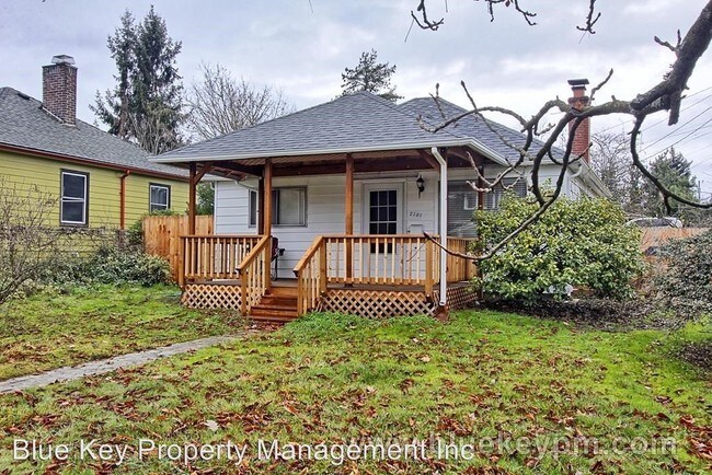 Foto del edificio - 2 br, 1 bath House - 2701  H  Street
