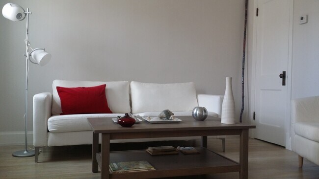 Foto del edificio - 2228 40th St NW