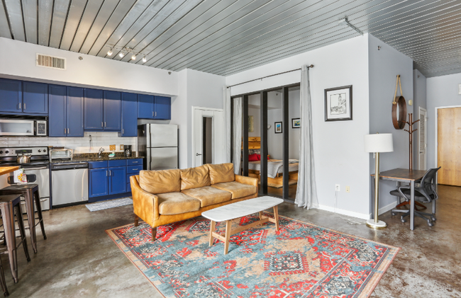 Building Photo - 620 Glen Iris Dr NE