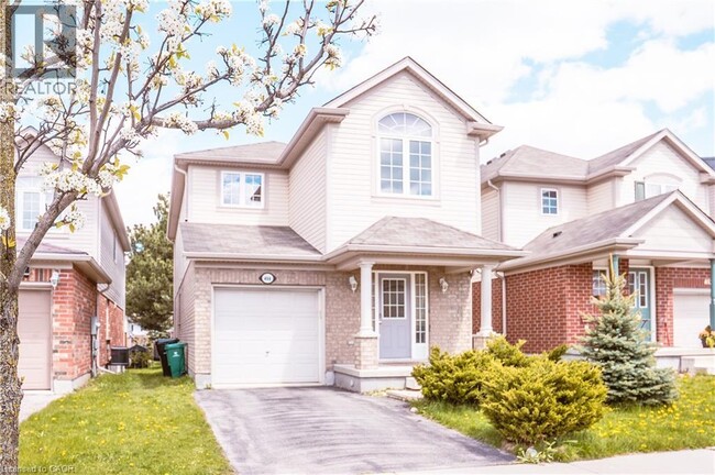 Building Photo - 456 Beaumont Cres