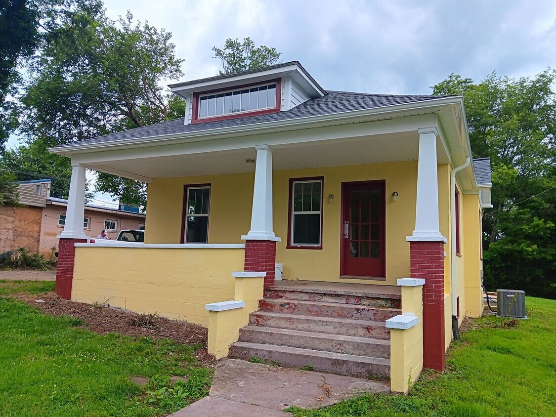 Primary Photo - Radford, 3BR / 1BA, Available Now
