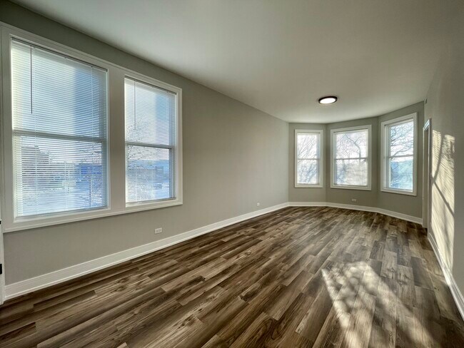 Foto del edificio - 2937 N Ashland Ave