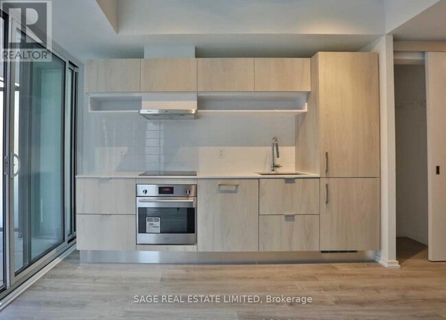 Building Photo - 5 Soudan Ave