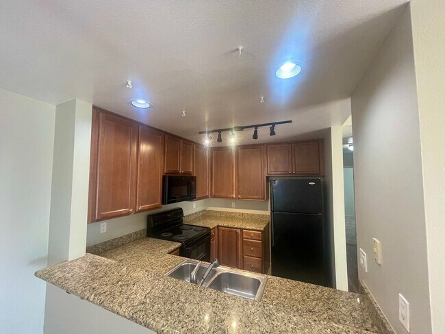 Building Photo - Upgraded Condo in the Hills of Escondido!