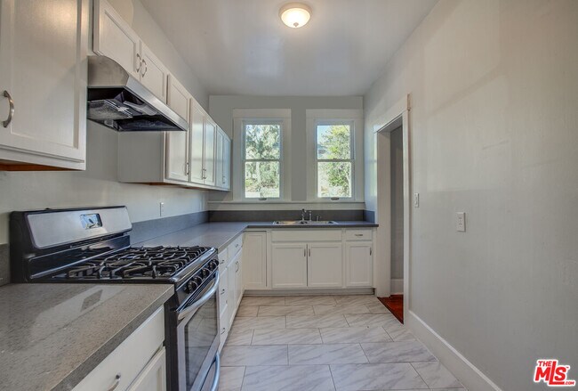 Building Photo - 1777 N Gower St