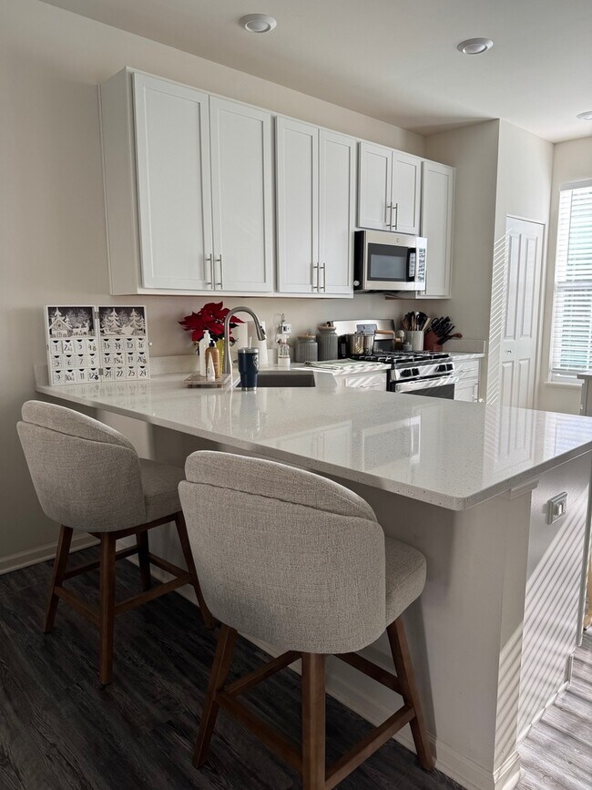 Foto del edificio - 1654 Bentz Way