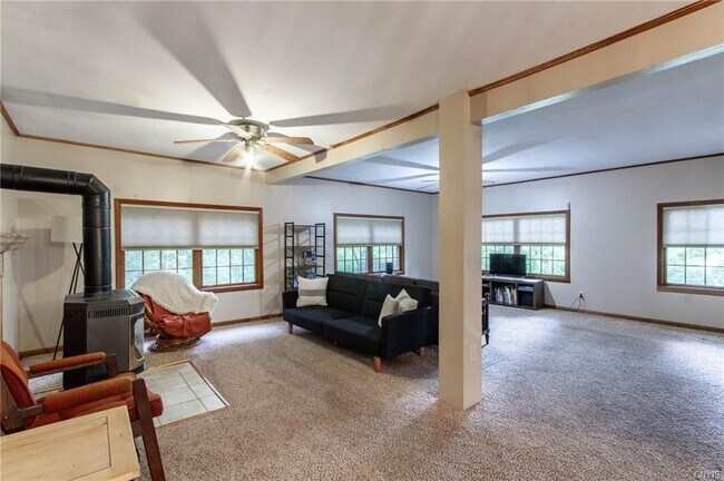 Foto del edificio - 24673 Crane Ln