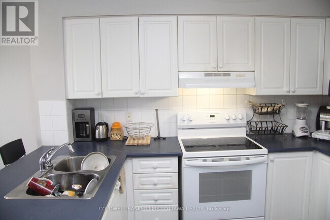 Building Photo - 56 Beaucache Private