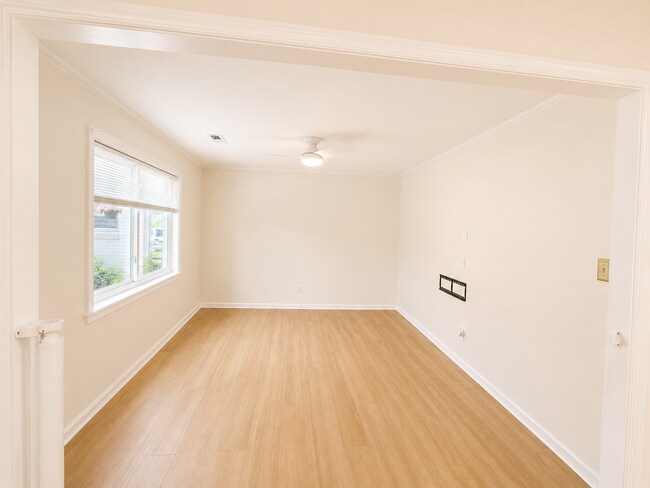 Foto del edificio - 1004 Blanton Pl