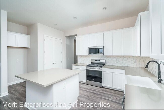 Foto del edificio - 4 br, 3 bath House - 15565 S 181ST LN