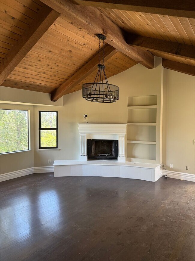 Building Photo - Beautiful 4/2.5 Granite Bay Home