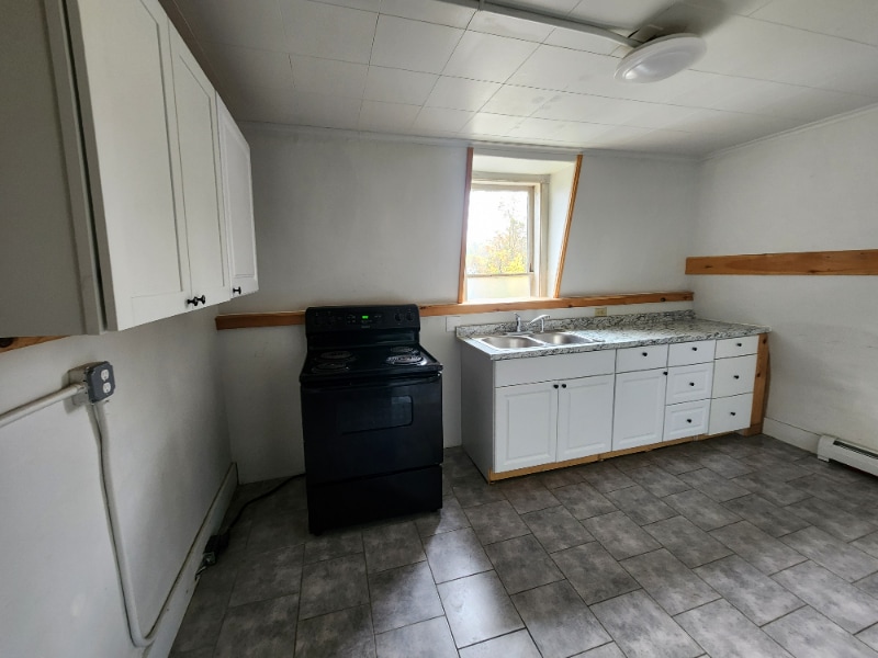 Primary Photo - 4 Carnes Rd