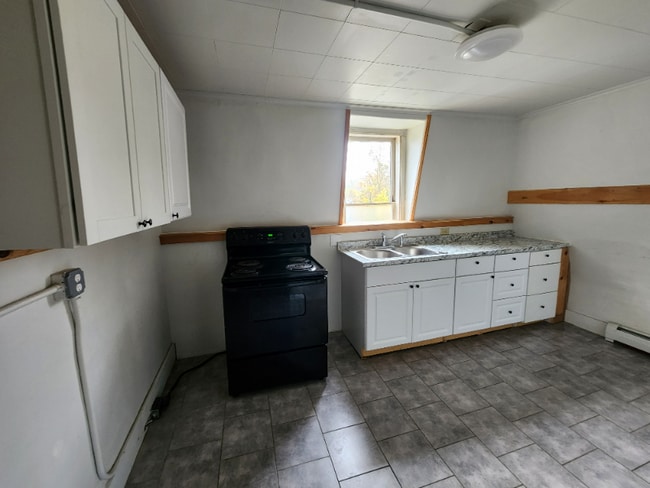 Building Photo - 4 Carnes Rd