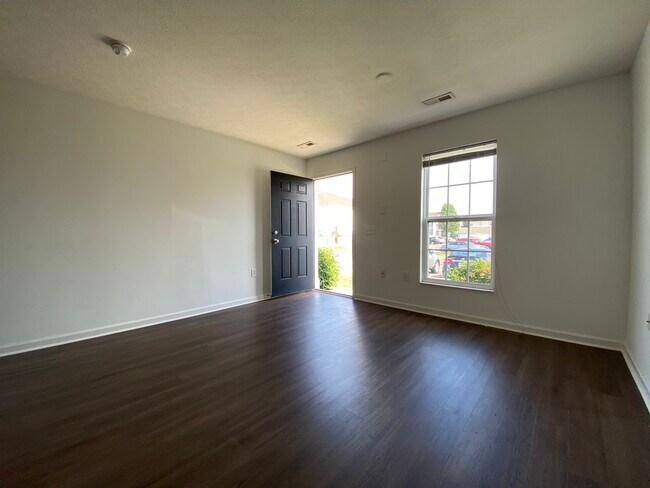 Building Photo - 6405 Blue Knoll Dr