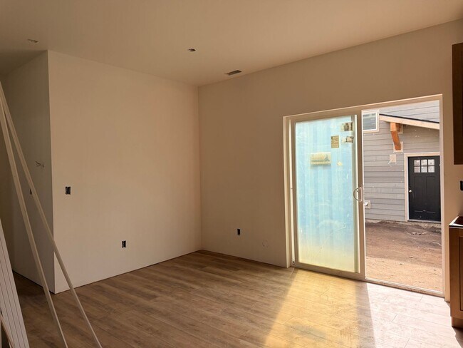 Foto del edificio - New Construction!