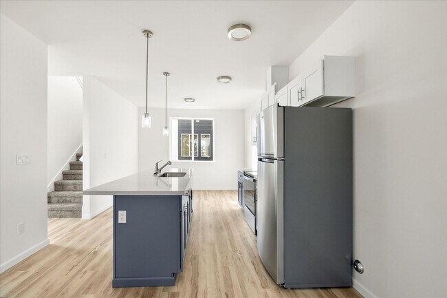 Building Photo - Brand New Modern 2 Bedrooms/ 2 Bathrooms
