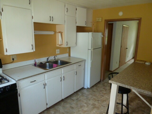 Kitchen - 818 E Bloomington St