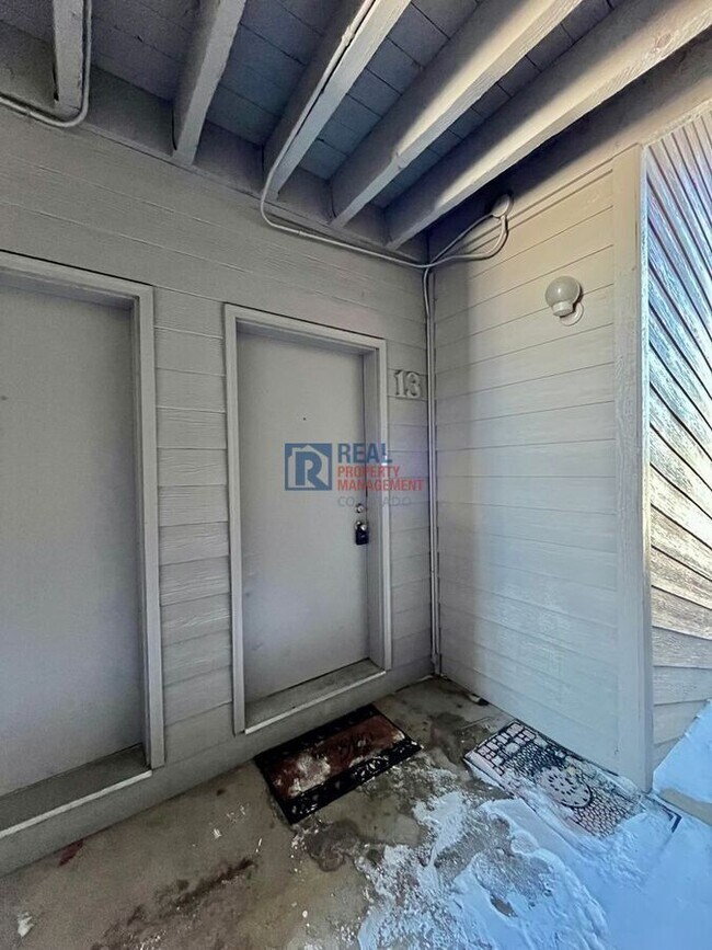 Foto del edificio - 8100 W Quincy Ave