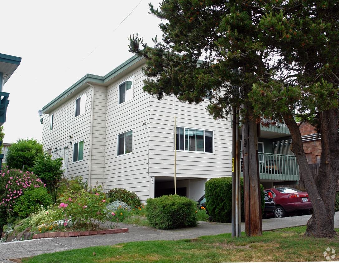 Primary Photo - 2406 NW 63rd St