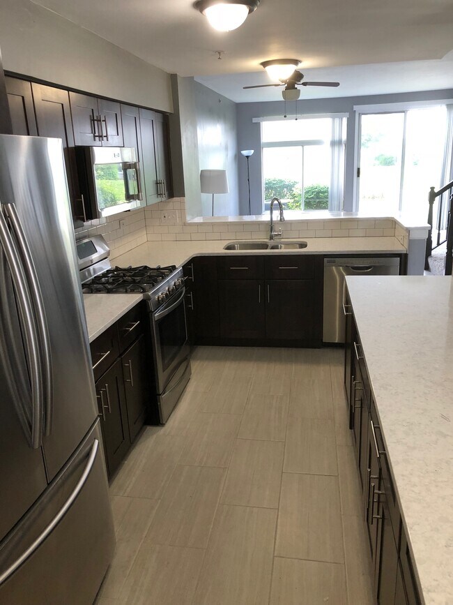 Foto del edificio - 1102 E Wilson Ave