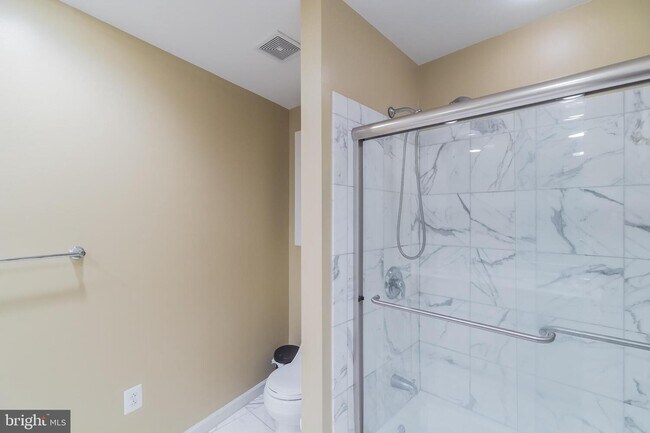 bathroom1 - 201 N 8th St