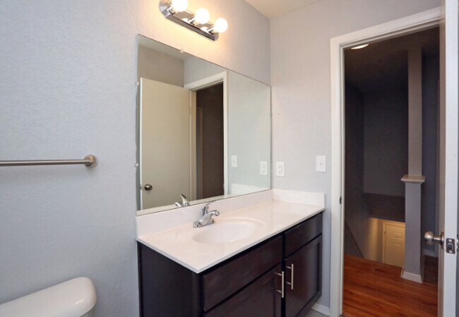 Building Photo - 4211 Newsome Dr