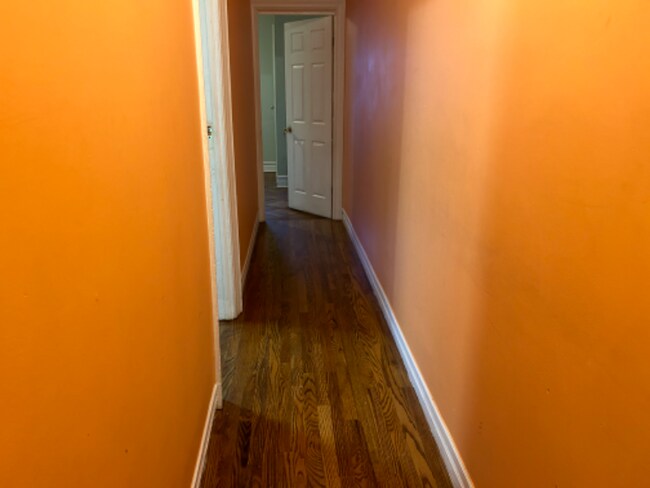 Foto del edificio - 1819 E 52nd St