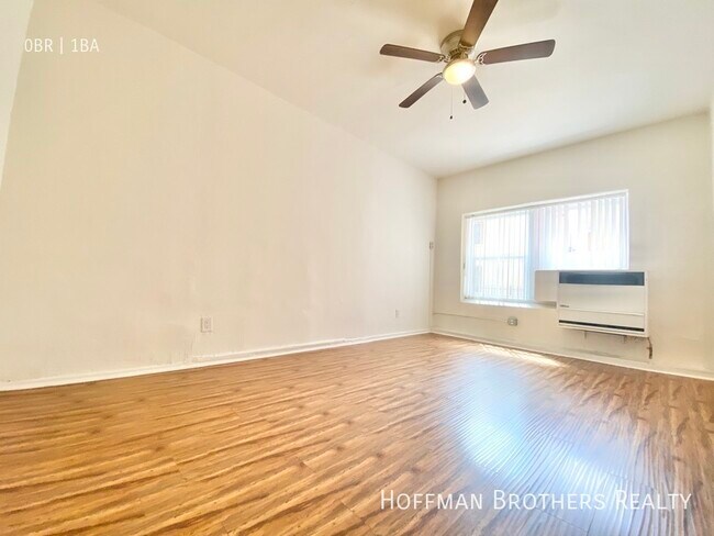 Building Photo - 1516 S Wilton Pl