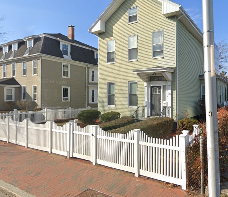 Building Photo - 13 Pleasant St