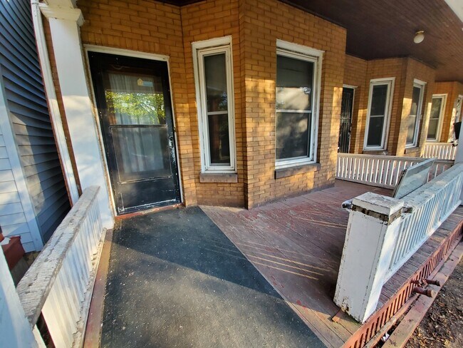 Building Photo - 1518-1520 Jefferson St