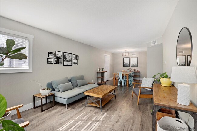 Building Photo - 1201 Wheeling St