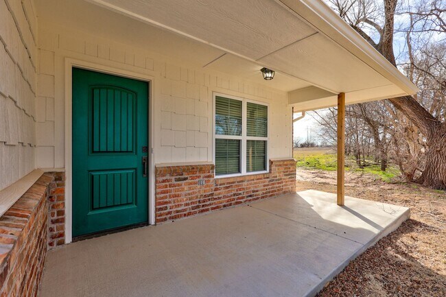 Foto del edificio - New Duplex For Lease in Noble on large lot. $500.00 off 1st month's rent with a 2 year lease!