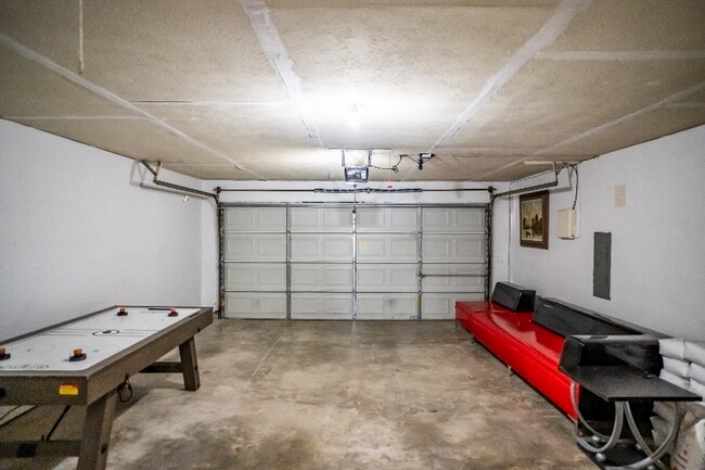 Foto del edificio - 3706 Bishop Hill Dr