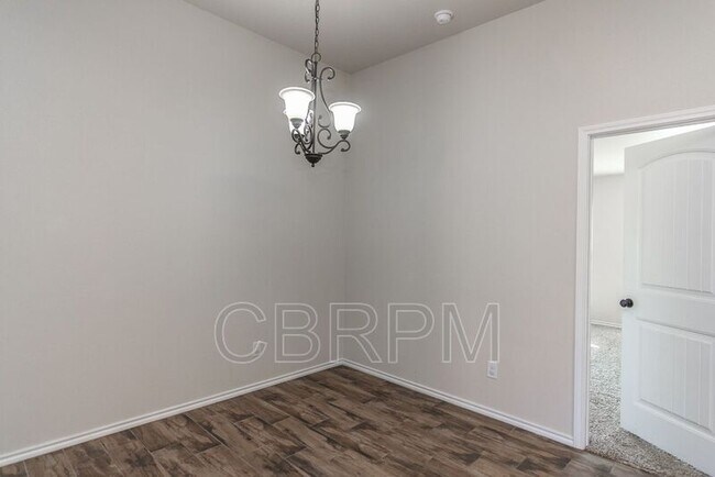Foto del edificio - 7449 104th St