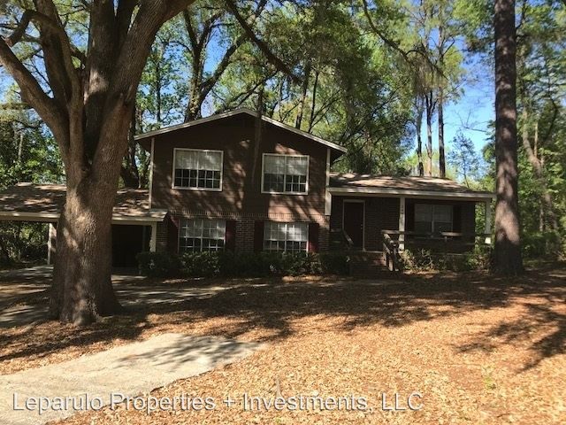 Primary Photo - 6 br, 3 bath Room For Rent - 2402 Poco Street