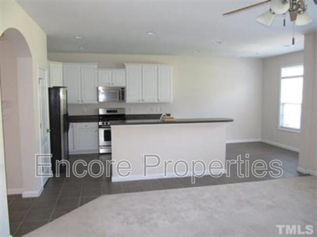 Building Photo - 6824 Middleboro Dr