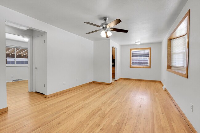 Building Photo - 5440 W Arizona Pl