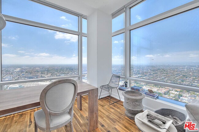 Foto del edificio - 900 W Olympic Blvd