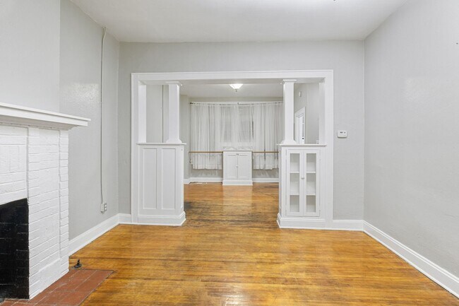 Foto del edificio - 5703 E Washington St