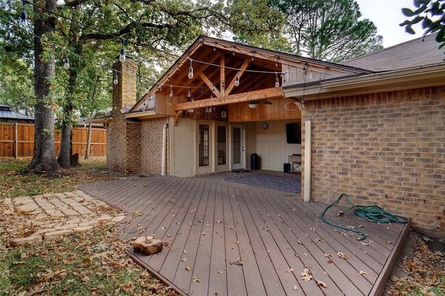 Building Photo - 2813 Woodpath Ln