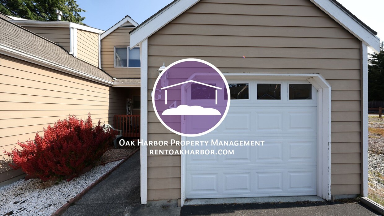 Foto principal - 3 Bed 2.5 Bath - Pet Friendly - Deck - Gar...