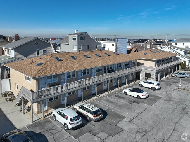 Building Photo - 979 Oceanfront