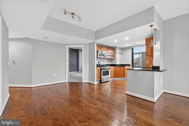 Foto del edificio - 2451 Midtown Ave