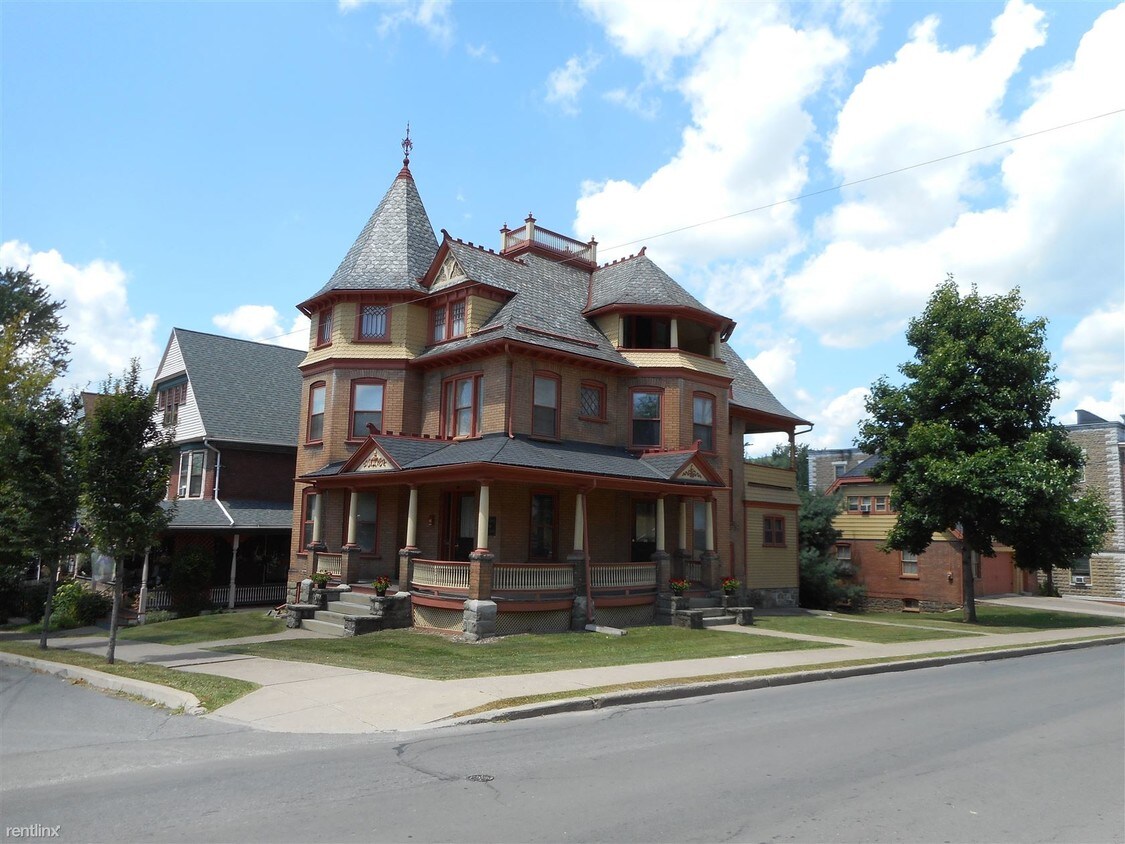 Primary Photo - 302 Glenwood Ave